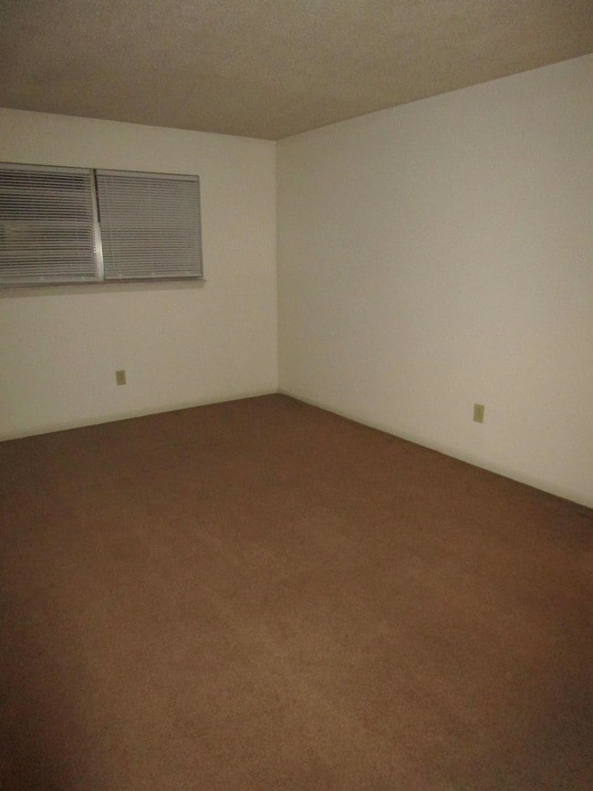 Building Photo - 4325 W Bethany Dr
