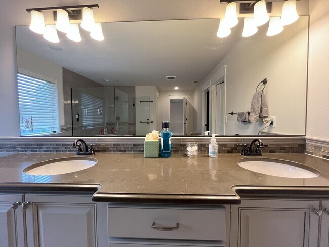 Building Photo - Spacious Corner-Lot Home with Three Levels...