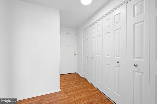 Building Photo - 28 Allegheny Ave