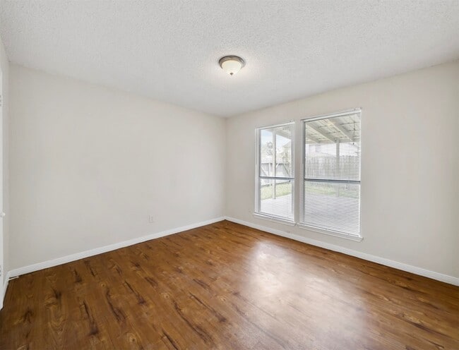 Building Photo - 10906 Canarywood Dr