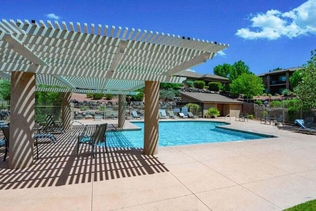 Building Photo - PRICE JUST REDUCED! Highly Desirable Lakota Ridge!