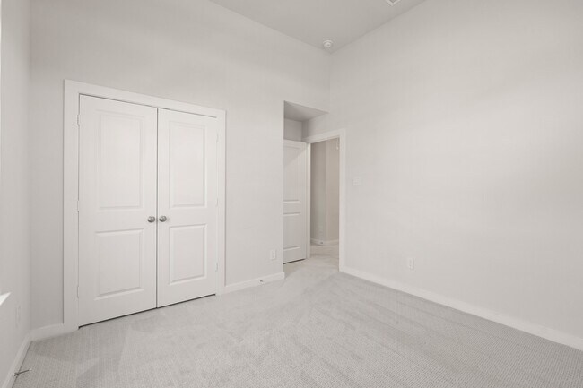 Building Photo - 6579 Scarlet Pond Ln