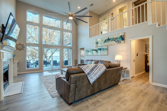 Building Photo - 8606 Columbia Dr