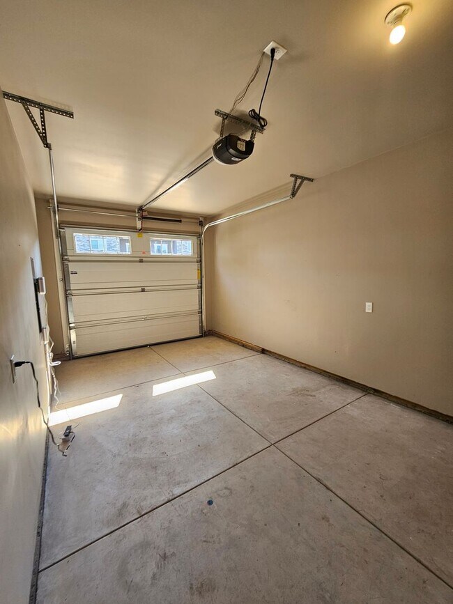 Building Photo - 3593 Juanipero Way