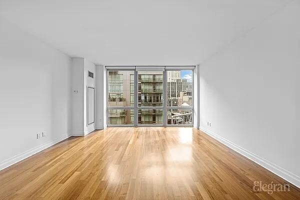 Building Photo - 39 E 29th St