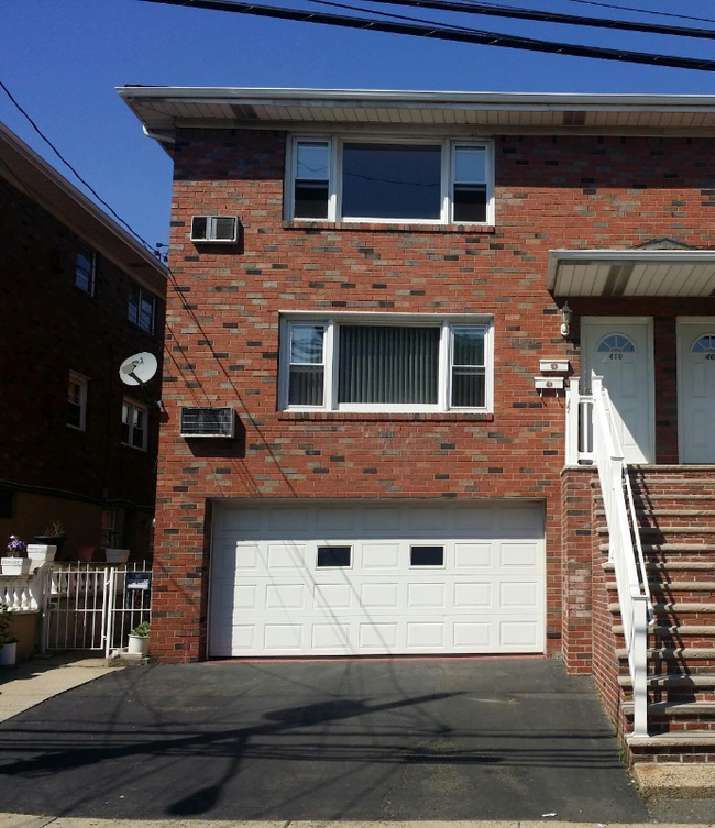 Building Photo - 410 72nd St