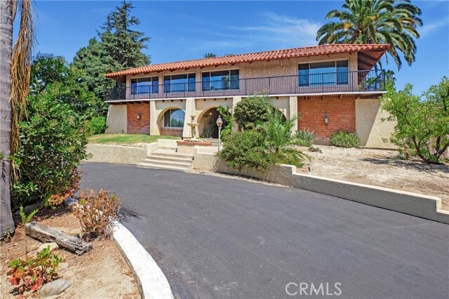 Building Photo - 1731 La Loma Dr