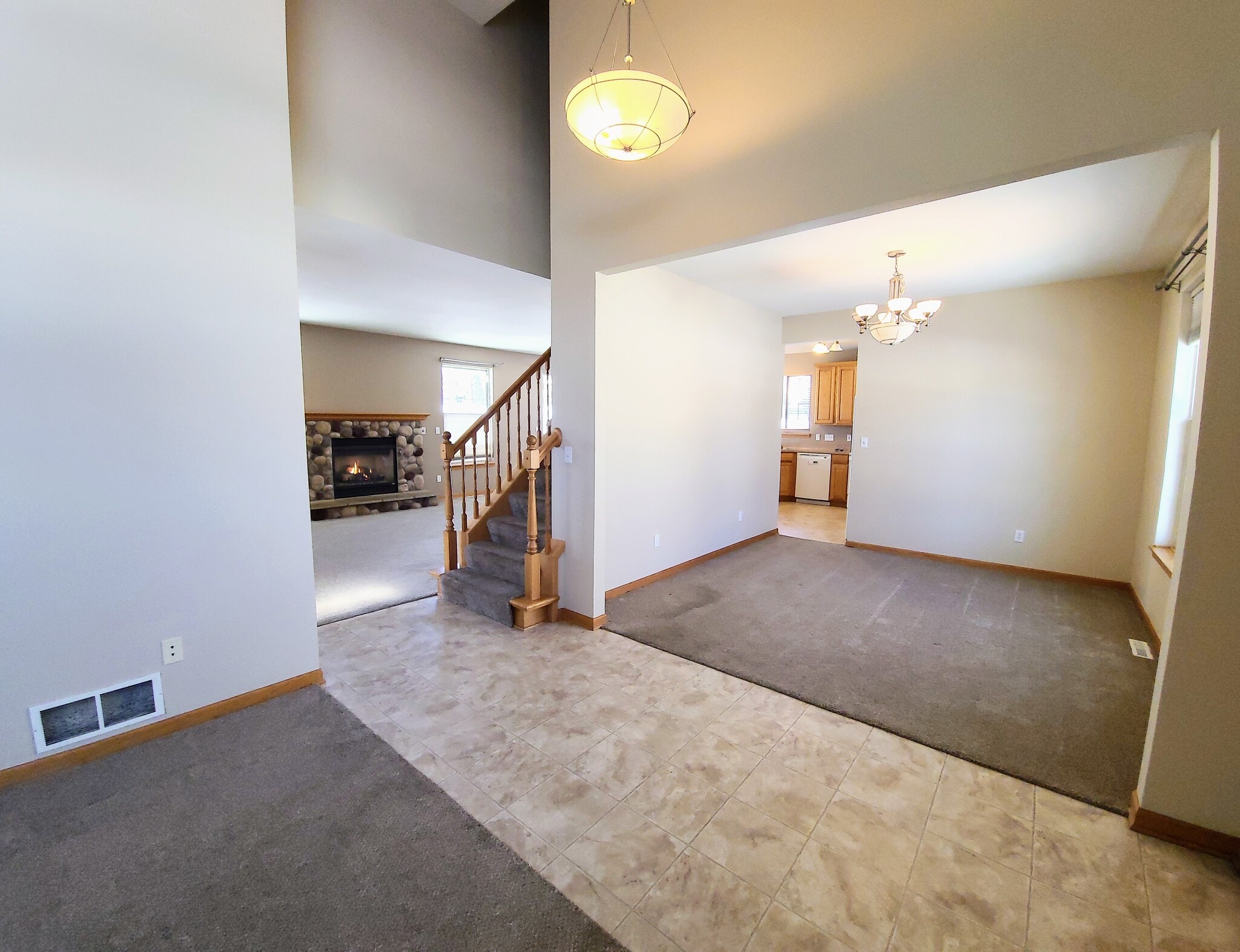 Building Photo - 1805 Deer Path