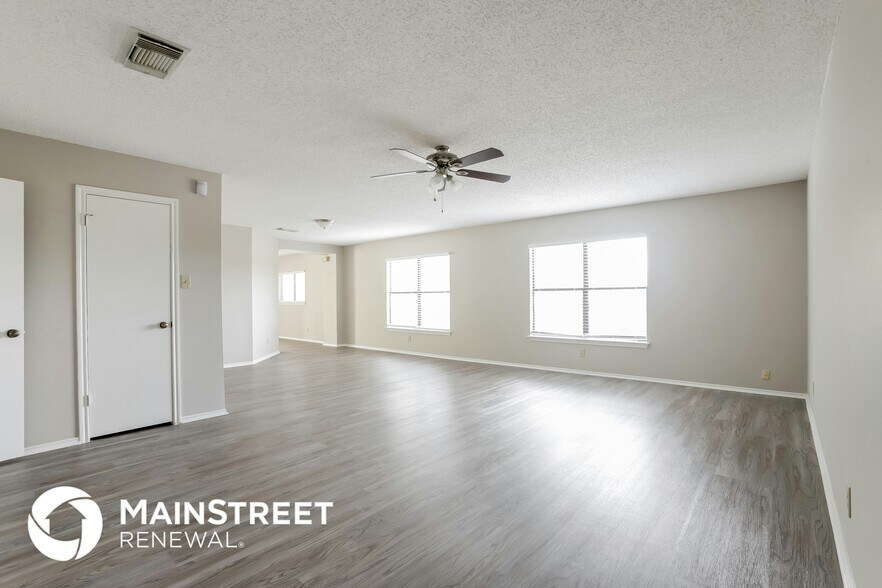 Building Photo - 6303 Beech Trail Dr