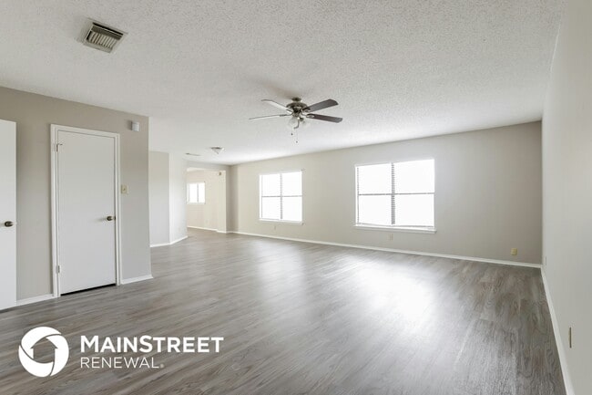 Building Photo - 6303 Beech Trail Dr