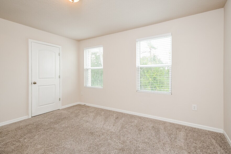 Building Photo - 113 Talavera Ln