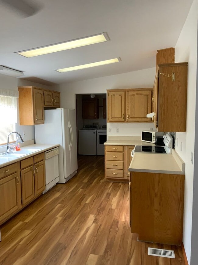 Building Photo - 3 Bedroom 2 Bath Home for Rent in Ephrata