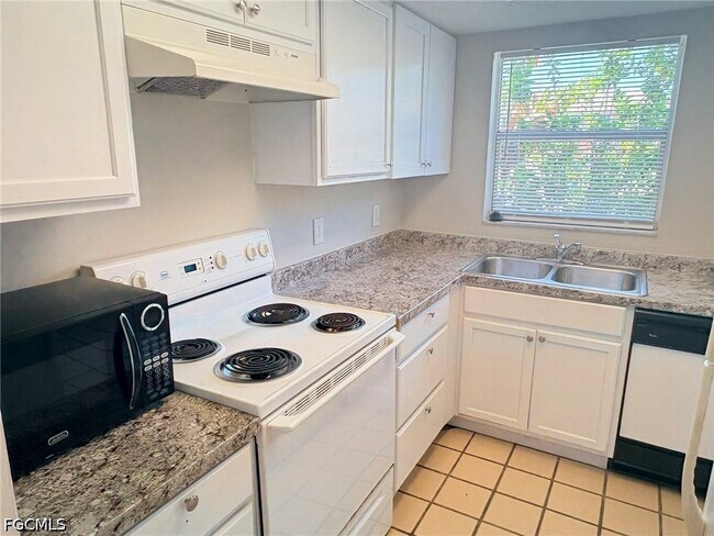 Building Photo - 1123 SW 48th Terrace