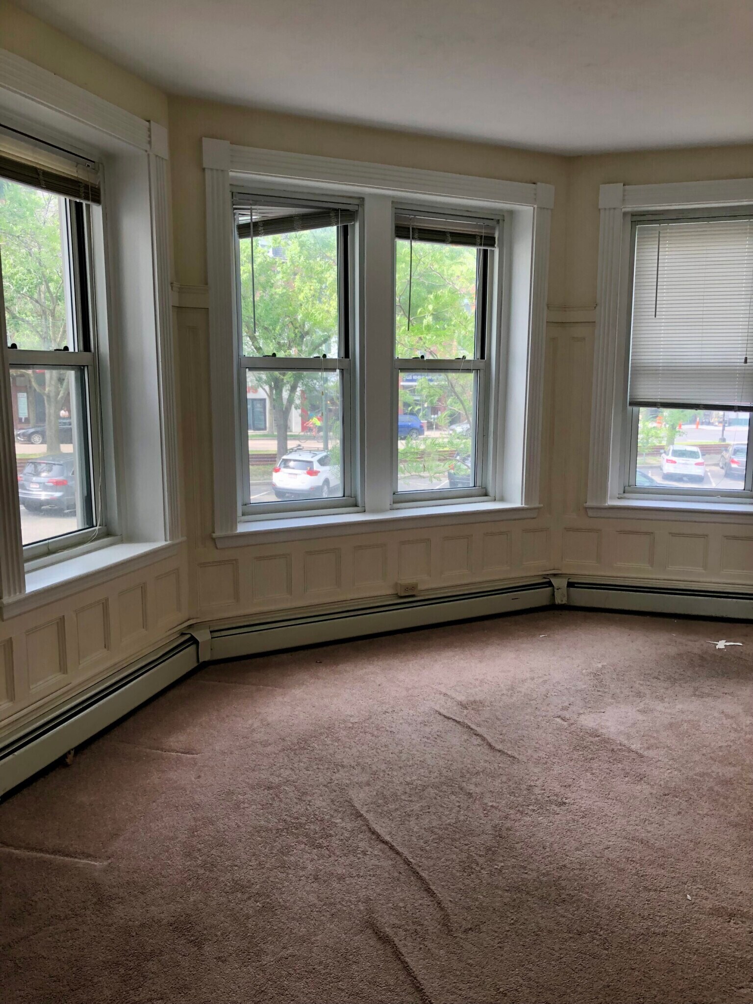 Building Photo - 1407 Beacon St