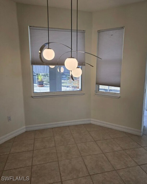 Building Photo - 25080 Divot Dr