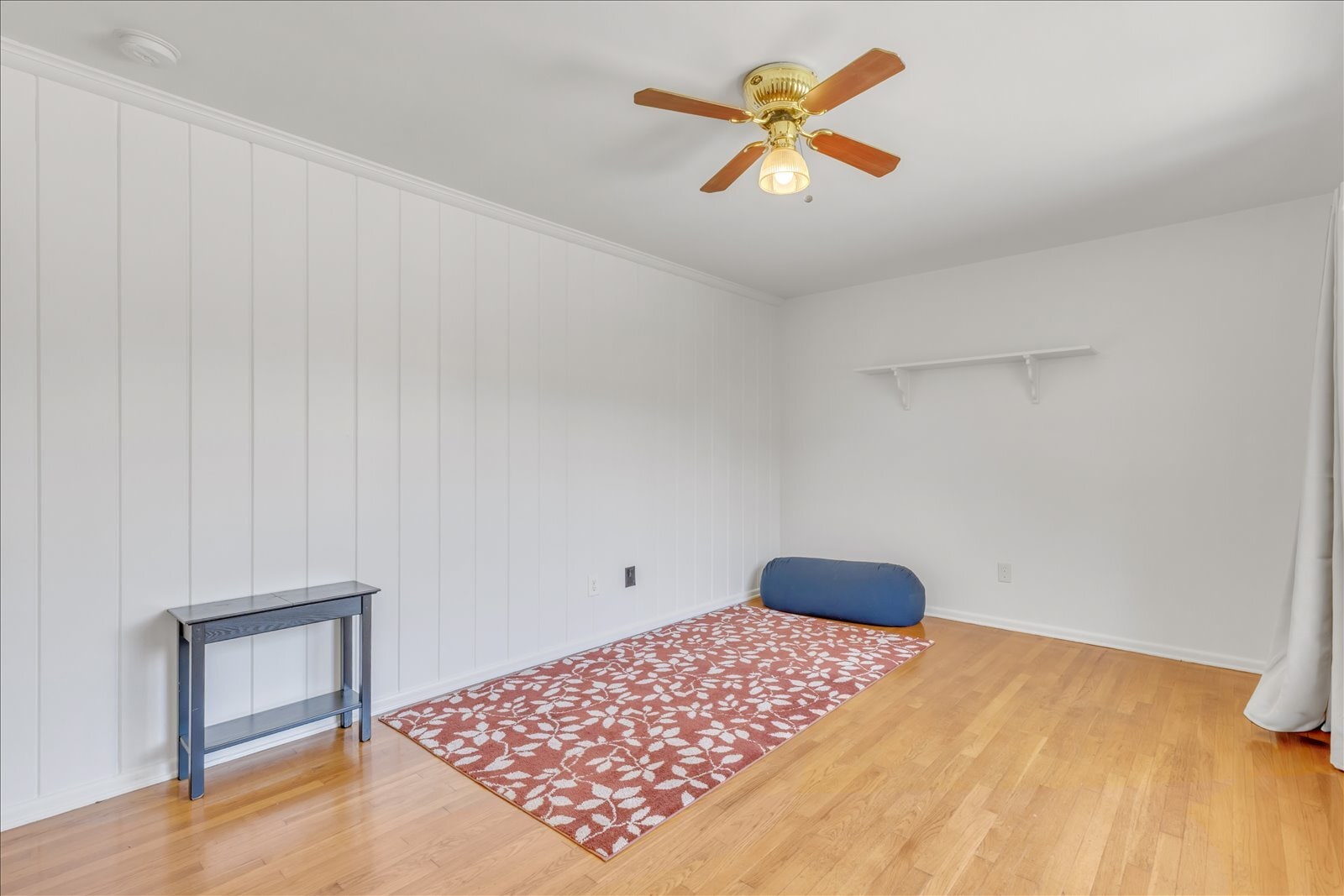 unfurnished 3rd bedroom - 13253 Magnolia Blvd