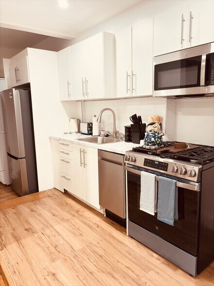 Building Photo - 1826 A St SE