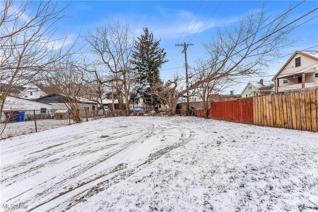 Building Photo - 11601 Headley Ave