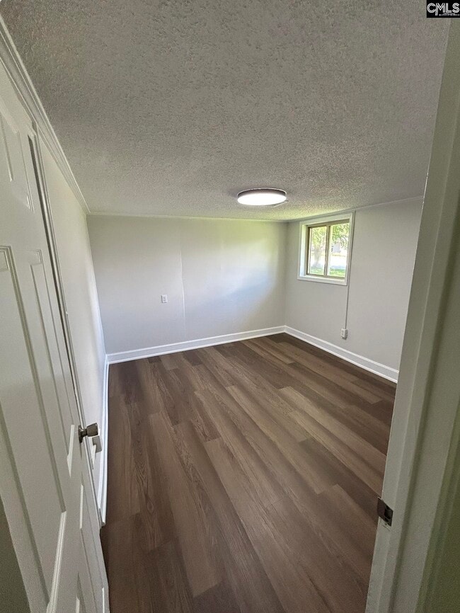 Building Photo - 236 Cardinal Dr