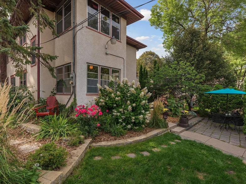 Building Photo - 2722 N Vincent Ave