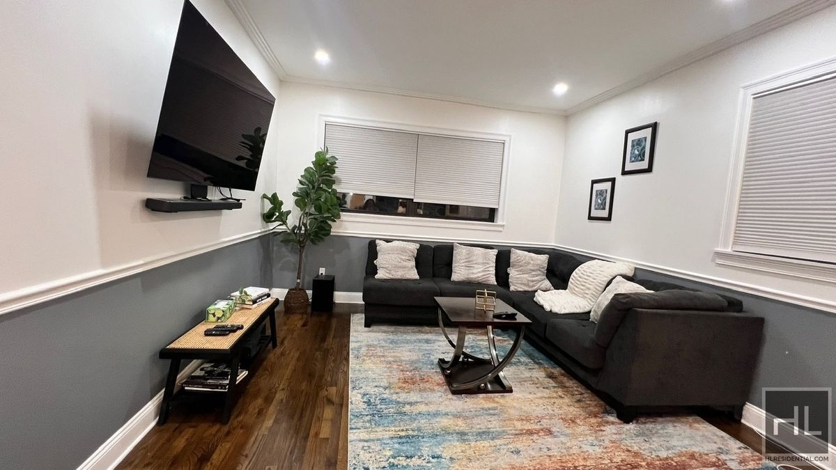 Building Photo - 629 E 83rd St