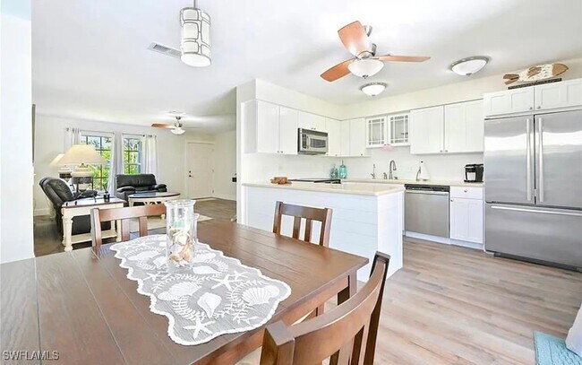 Building Photo - 862 99th Ave N