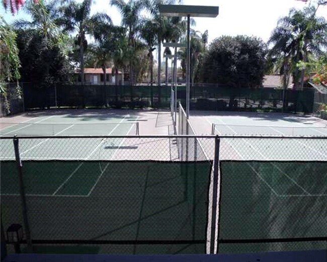 Building Photo - Santa Ana Junior 1 Bedroom 1 Bath Condo - Ground Floor - Gated - Pool/Spa