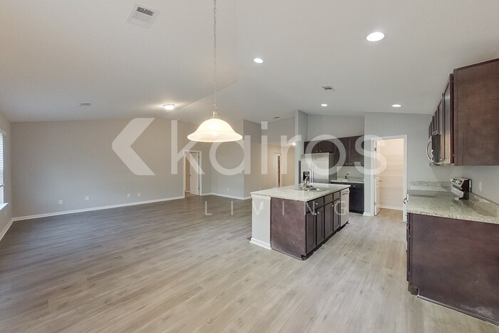 Building Photo - 103 Ebenezer Blf Wy