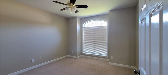 Building Photo - 6131 Venetian Way N