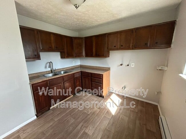 Building Photo - 138 Mendel Ct