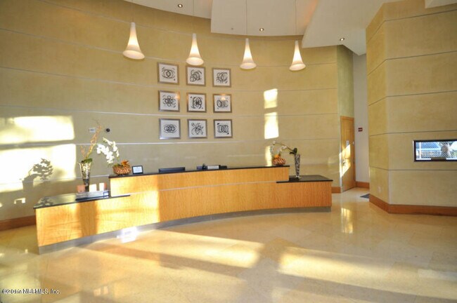 Building Photo - 1431 Riverplace Blvd
