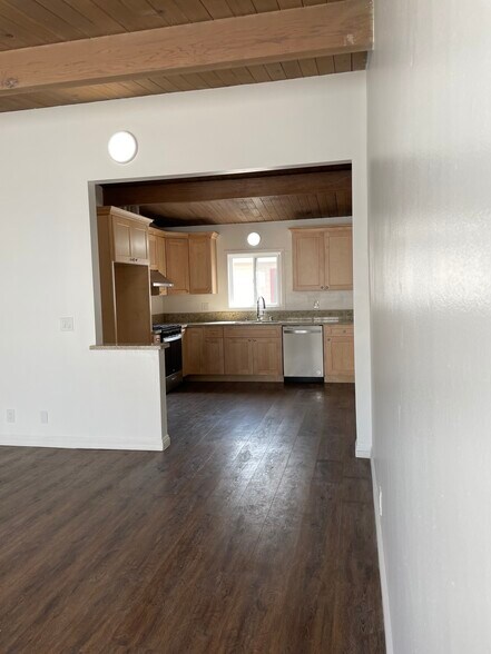 Building Photo - 2215 Mathews Ave