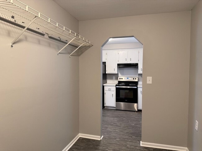 Building Photo - Great Location! 2 bed 1 bath off 101st!