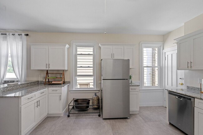 Building Photo - Rexford Main Street