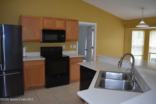 Building Photo - 2749 Freehold Ave SE