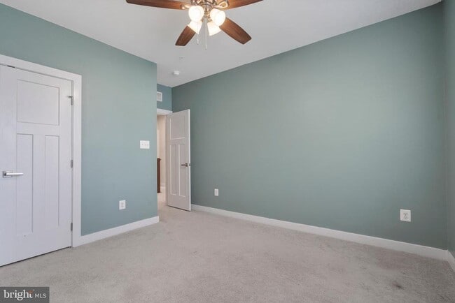 Building Photo - 5908 Etterbeek St