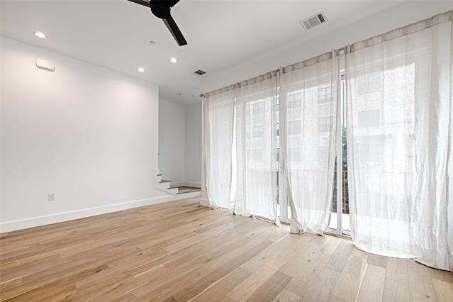 Building Photo - 236 Melba St