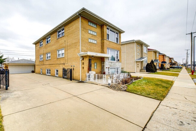 Building Photo - 5212 Avery Pl
