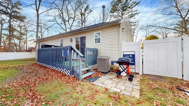 Building Photo - 450 Redwood Ave