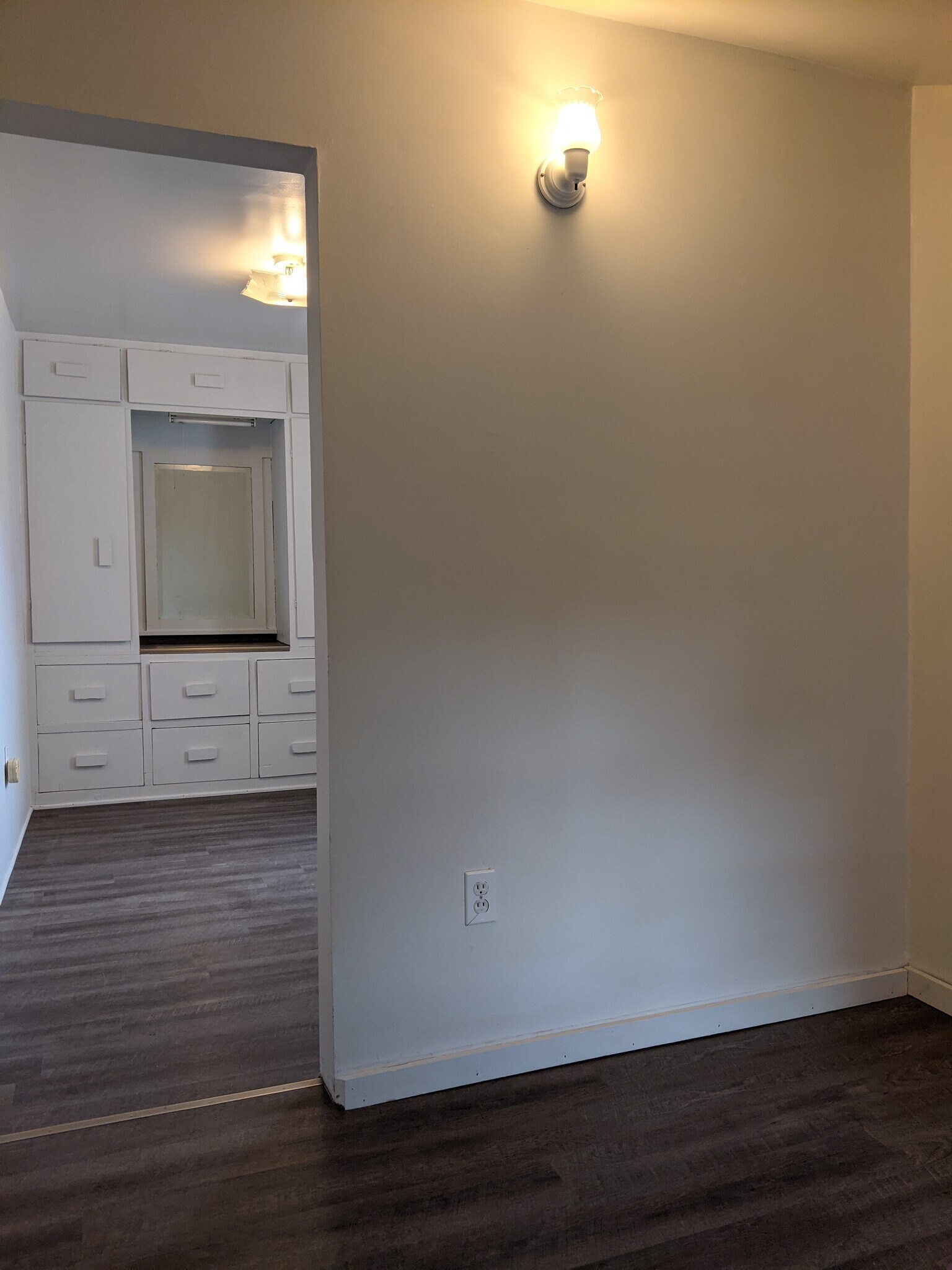 Building Photo - 200 11th St NE