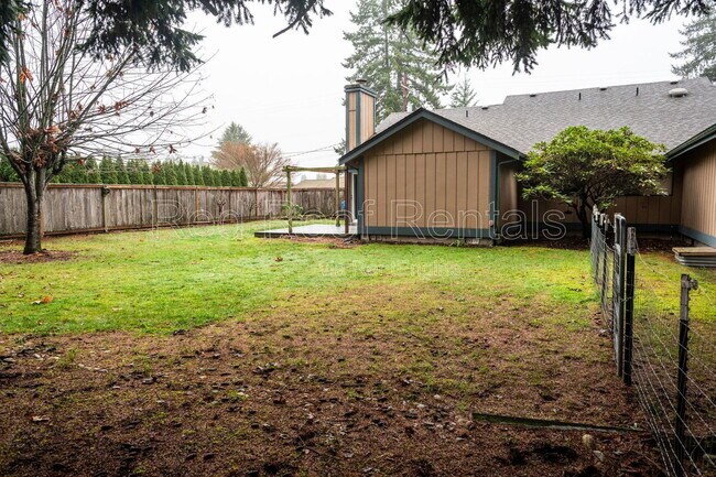 Building Photo - 13702 14th Ave S