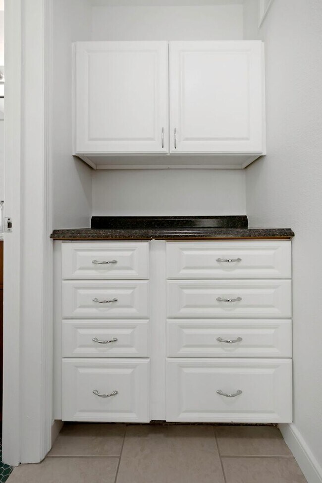 Building Photo - 5148 Tampa Bay Growth Fund 2 LLC