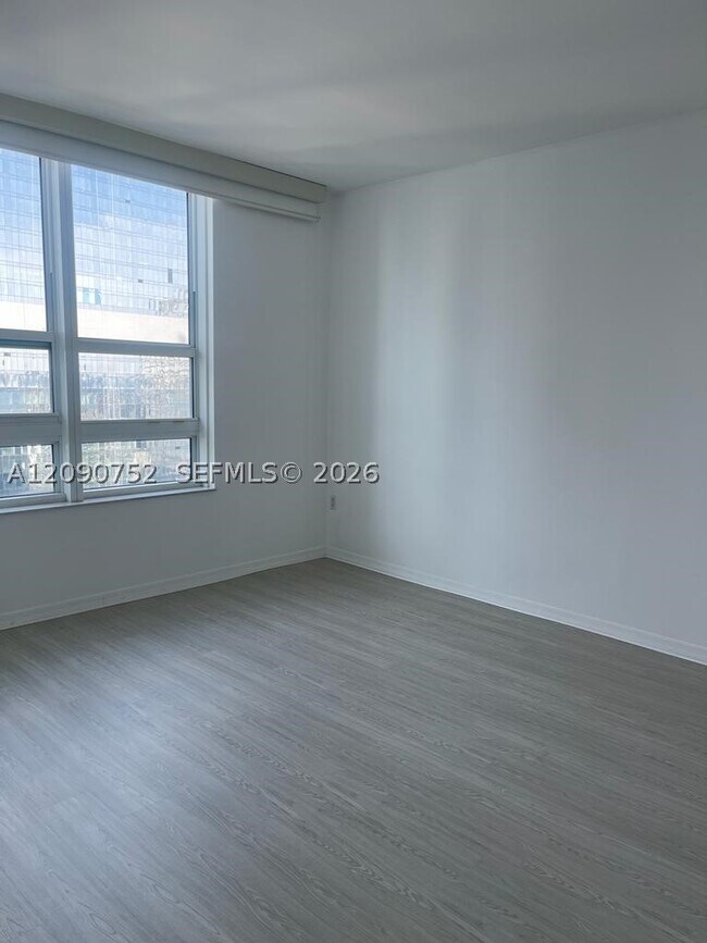 Building Photo - 951 Brickell Ave