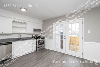 Building Photo - 1820 Sanford Dr