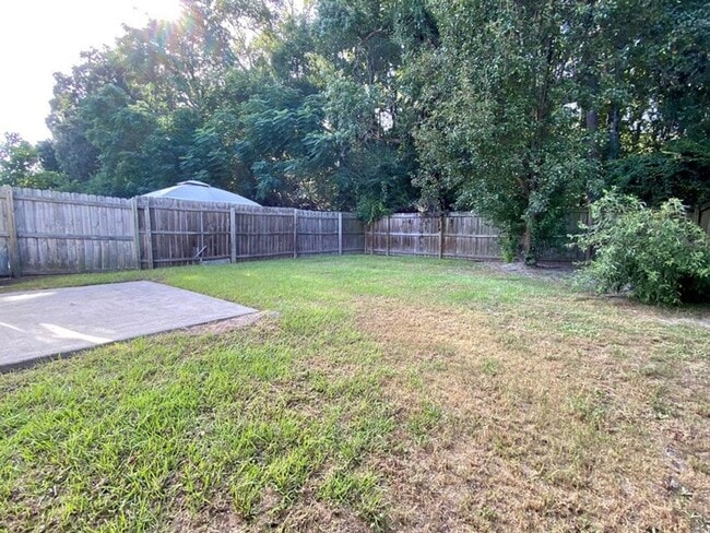 Building Photo - 2 Bedroom END UNIT Townhome in Columbia County