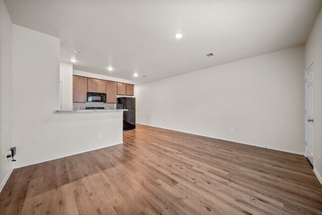 Building Photo - 403 E Avenue G