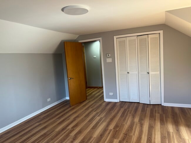 Building Photo - 9243 Lynwood Dr