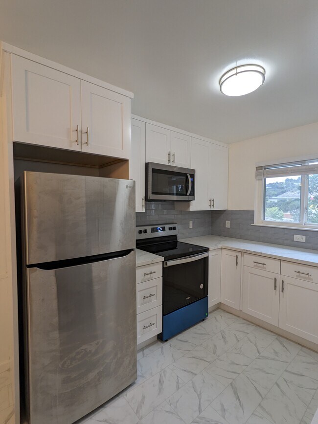 Building Photo - 3208 Countryside Dr