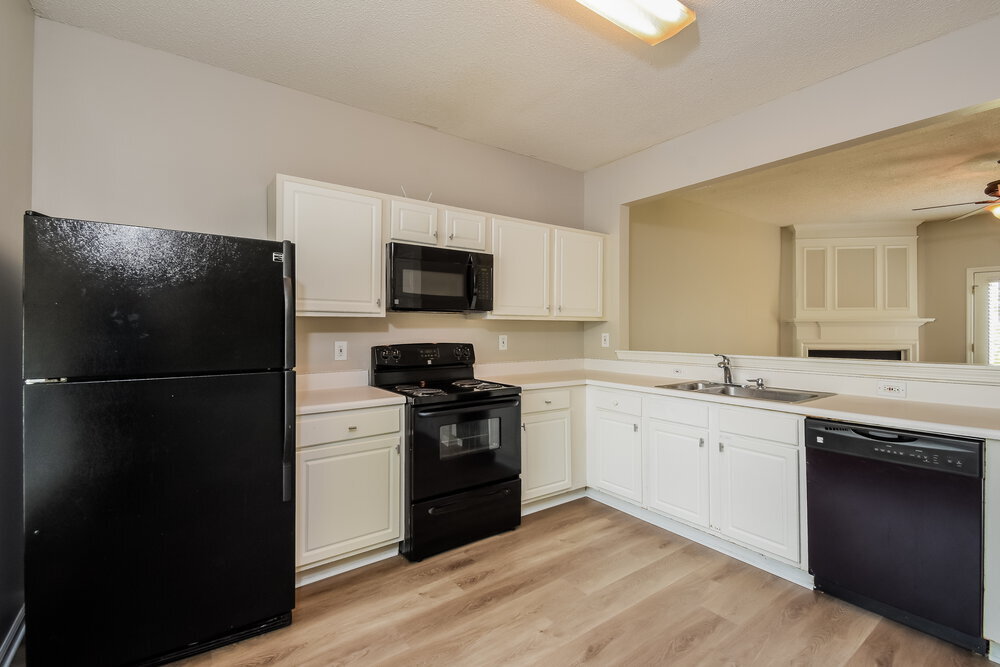 Building Photo - 23 Highoak Dr