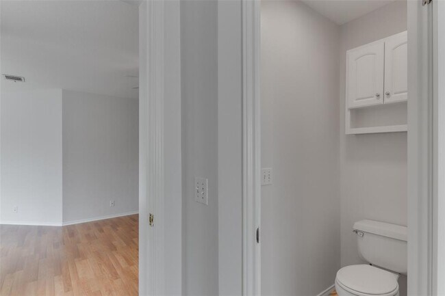 Building Photo - 16816 Dorman Dr